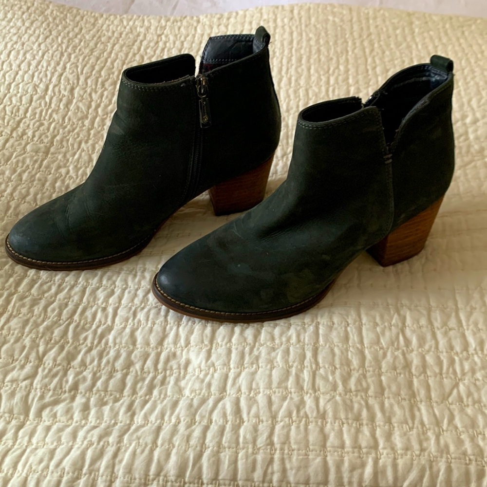 Blondo Waterproof Stacked Heeled Booties gray Size 9.5